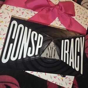 Jeffree Star Cosmetics Conspiracy 2019 Discontinued 18 Color Eyeshadow Palette